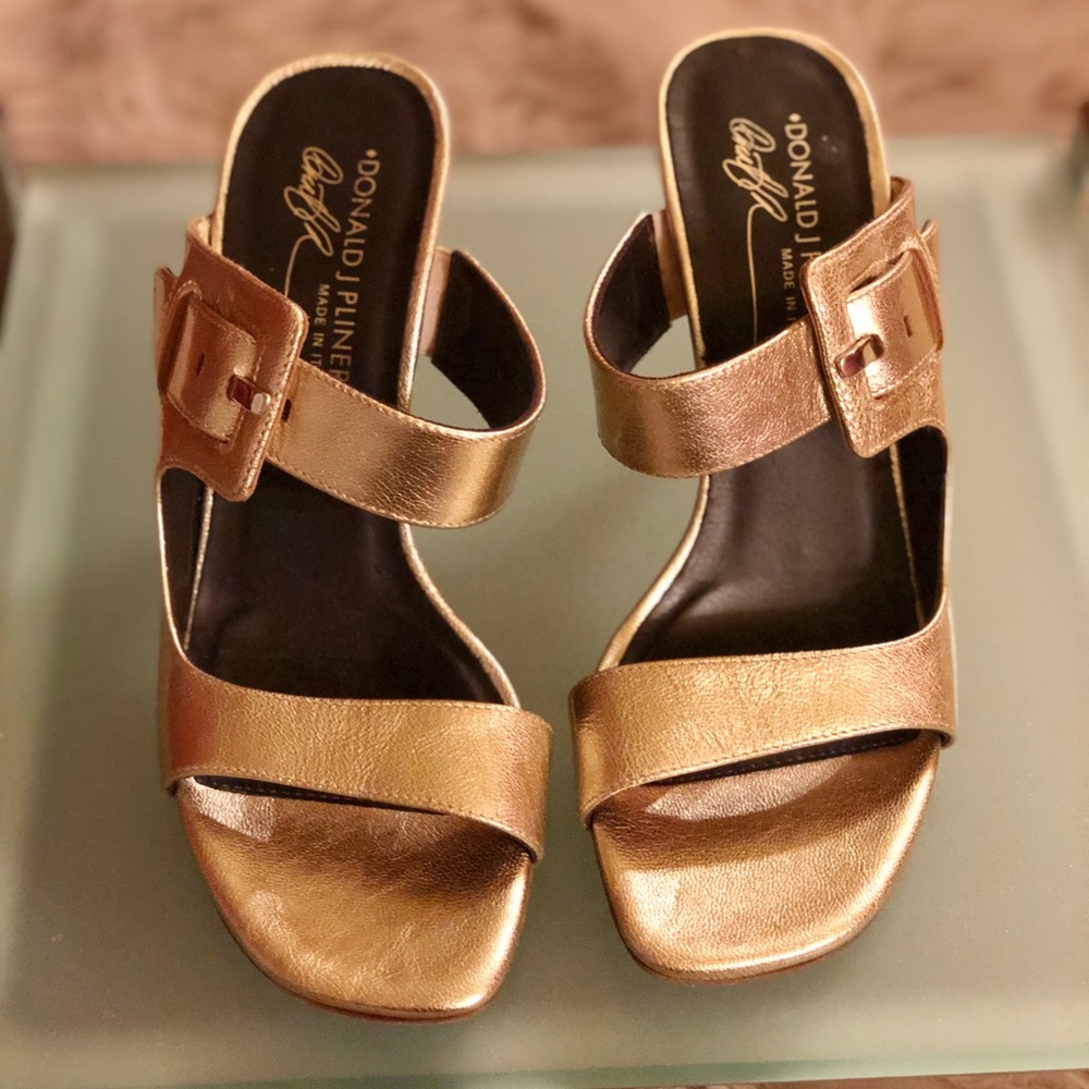 Donald Pliner Patent Leather Gold Sandal